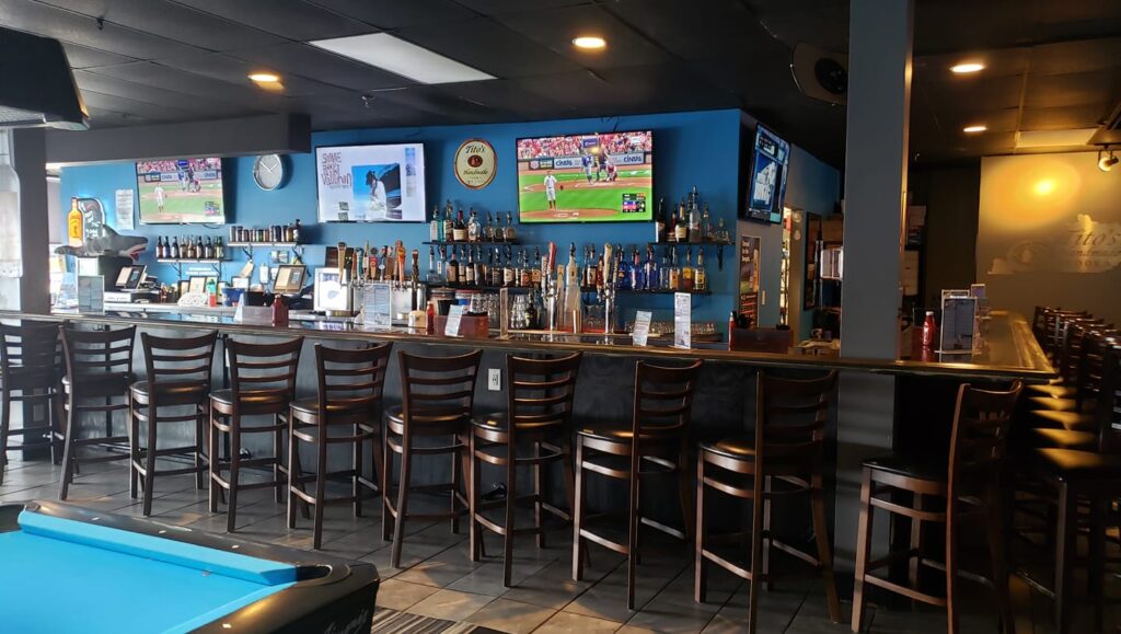 breakers bar Breakers Grill